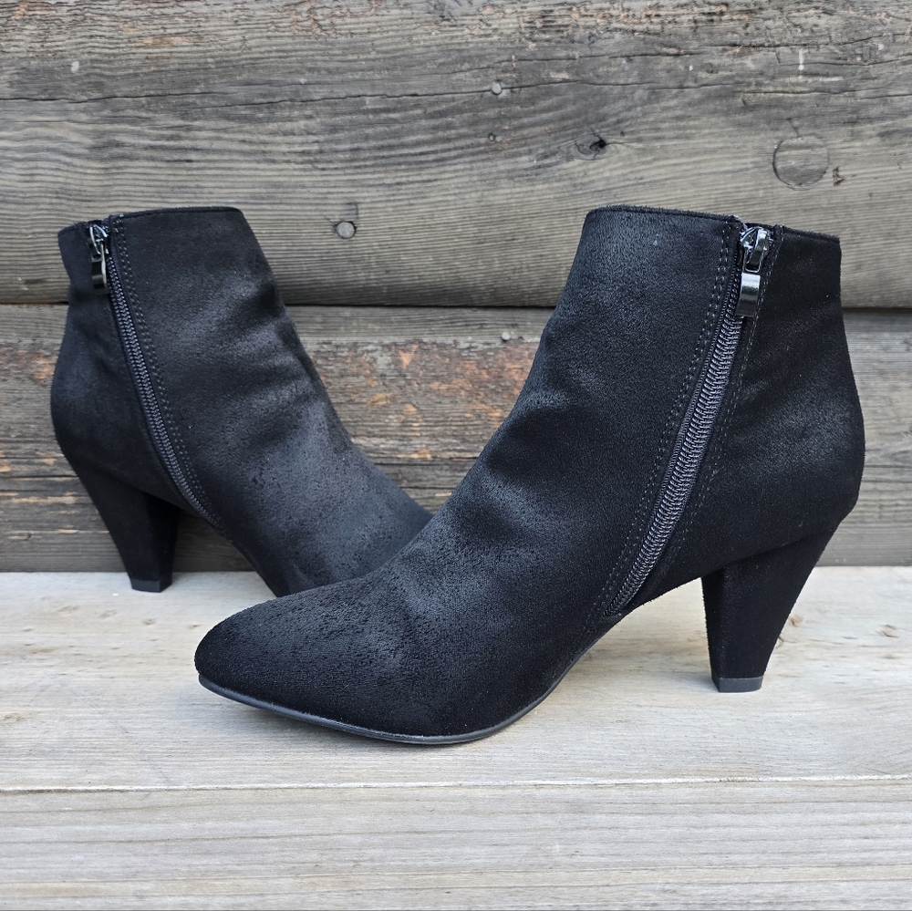 CL By Laundry Not Sorry Modern Minimalist Block Heel Comfort Bootie 9M - Picture 5 of 15
